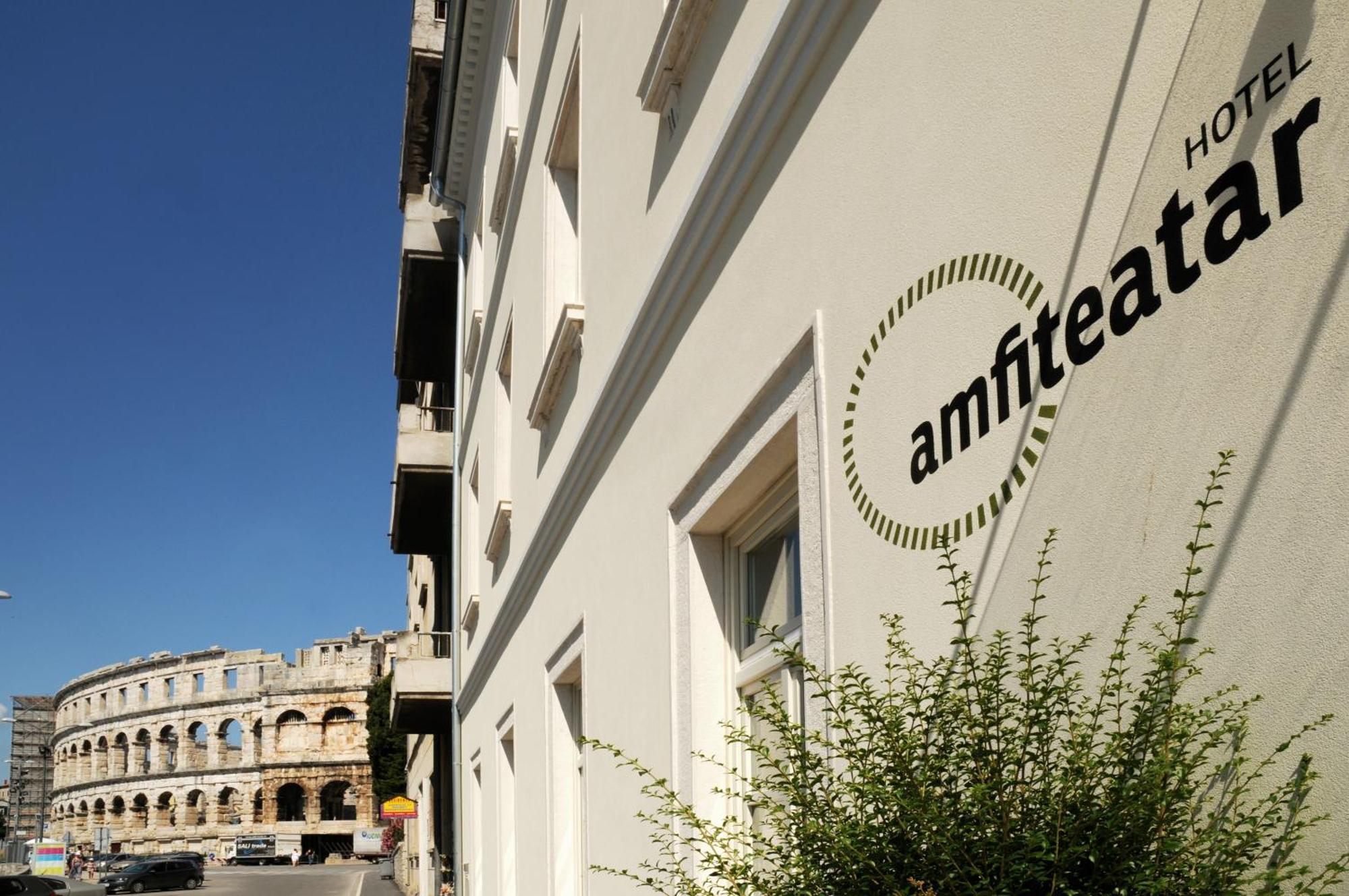 Hotel Amfiteatar PUY Exterior foto