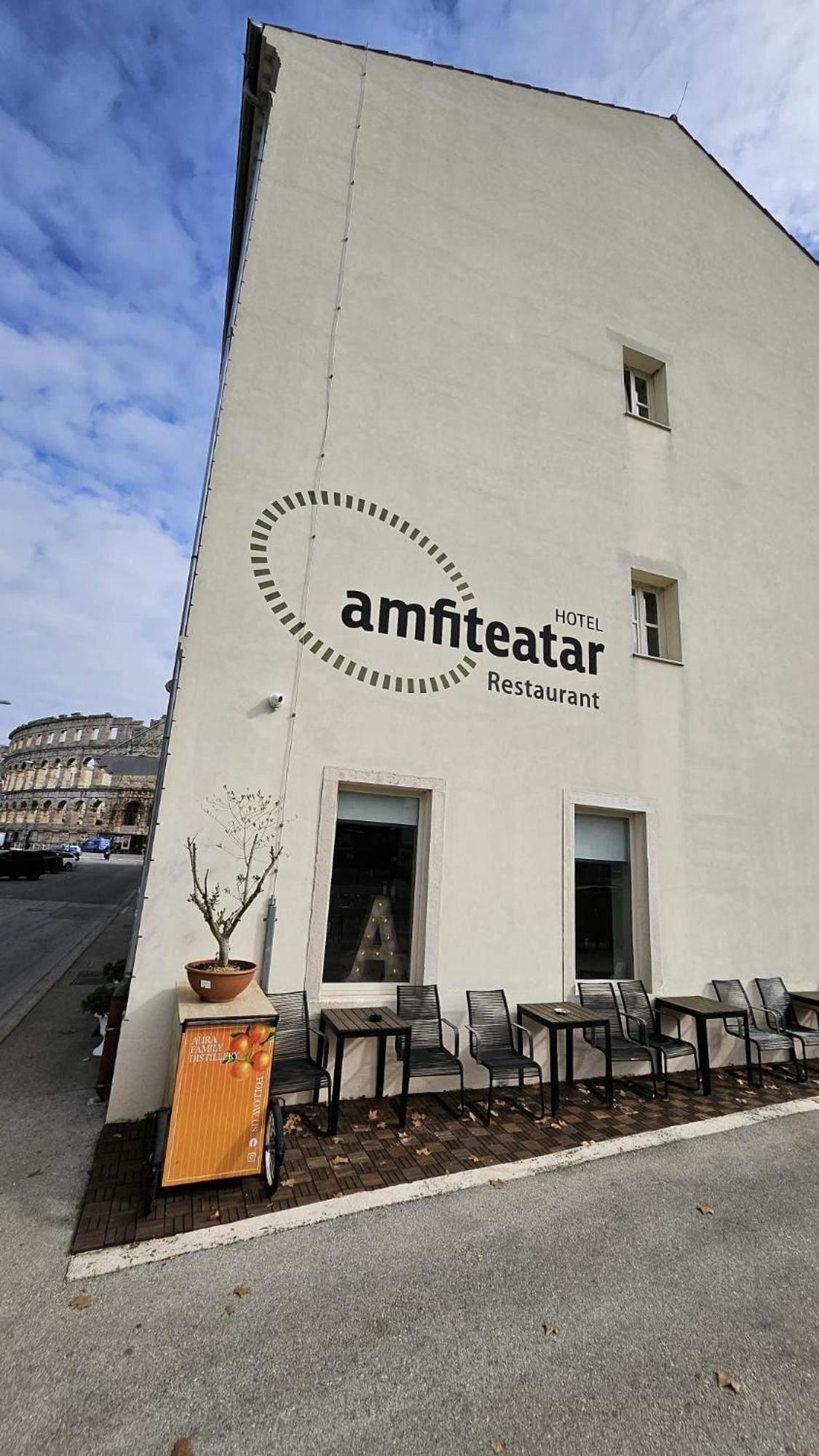 Hotel Amfiteatar PUY Exterior foto