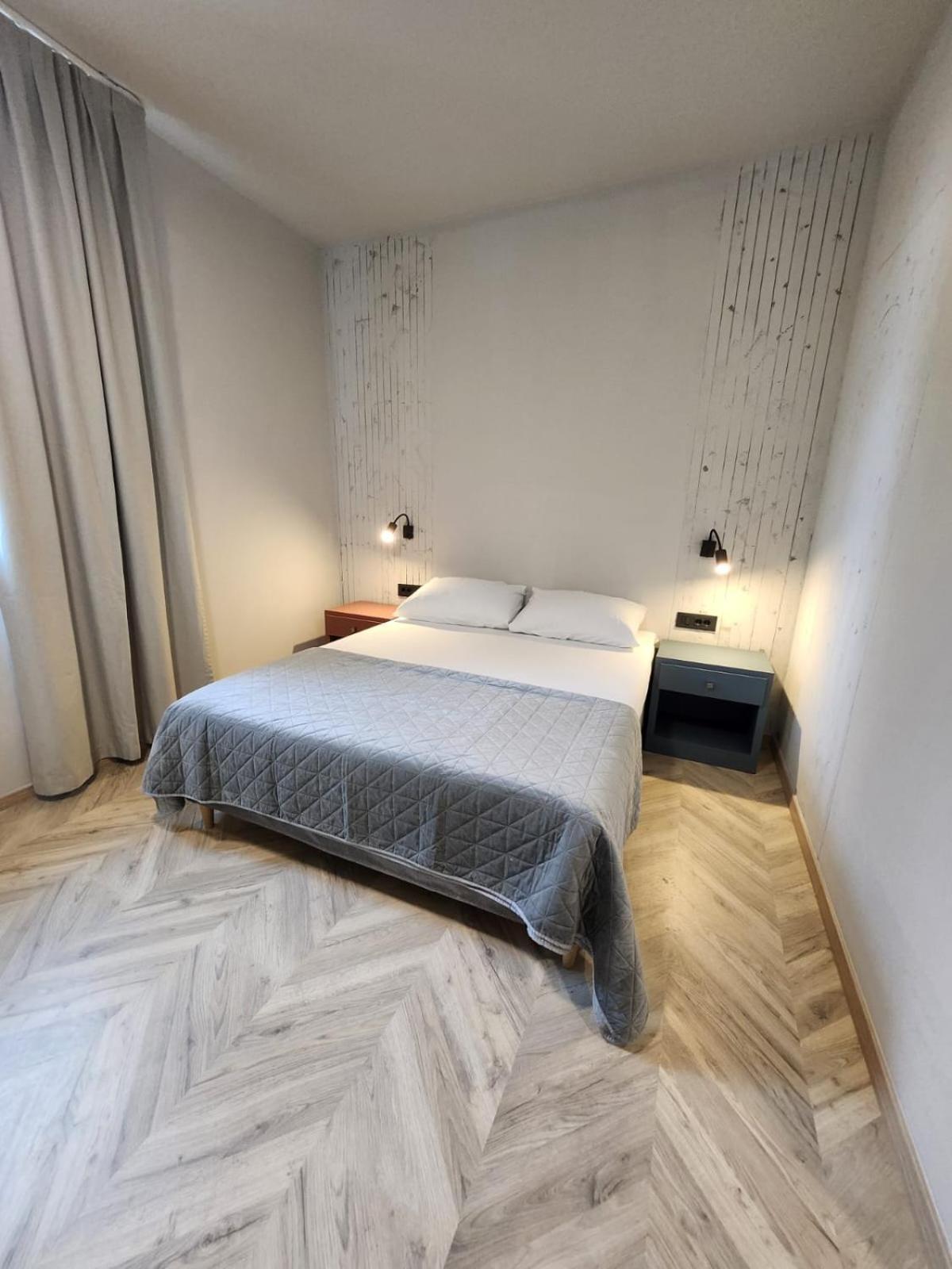 Hotel Amfiteatar PUY Exterior foto