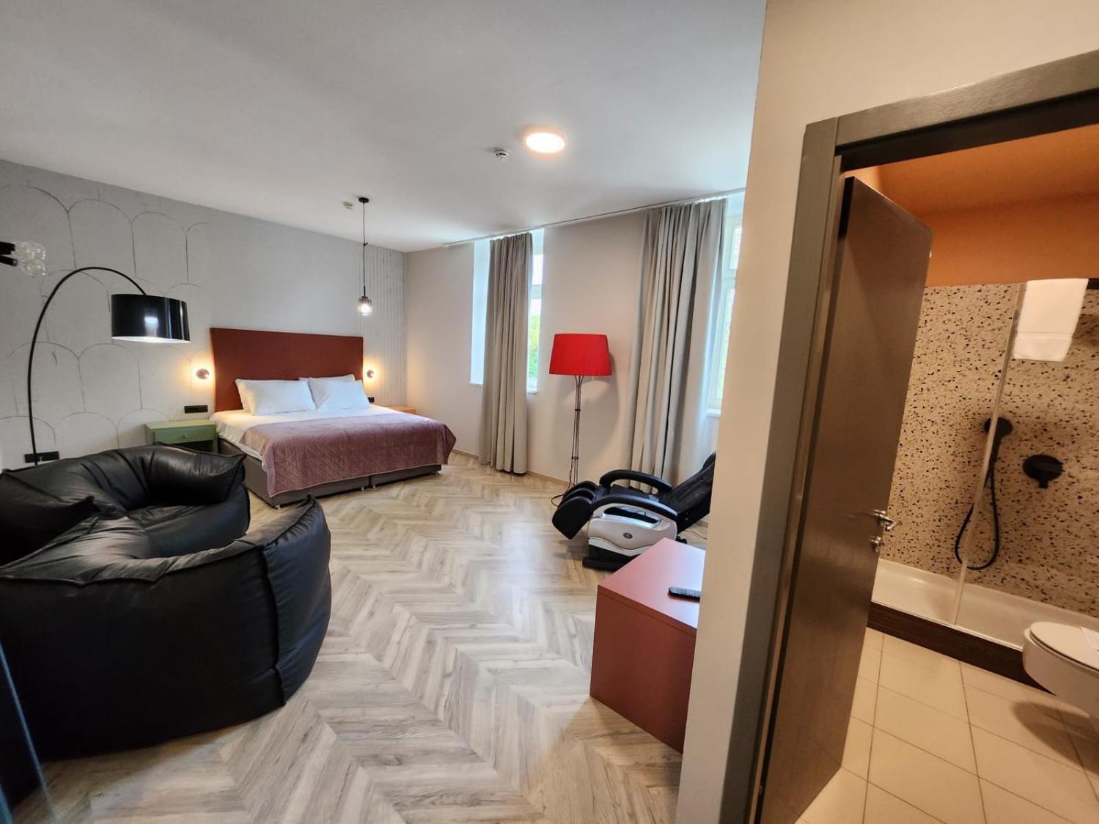 Hotel Amfiteatar PUY Exterior foto