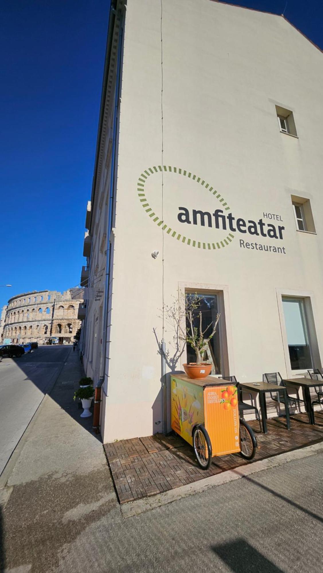 Hotel Amfiteatar PUY Exterior foto